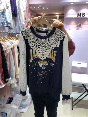 服裝衛衣商場全球實拍圖庫_女裝全球服裝零售批發市場實拍_服裝展會實拍款式圖