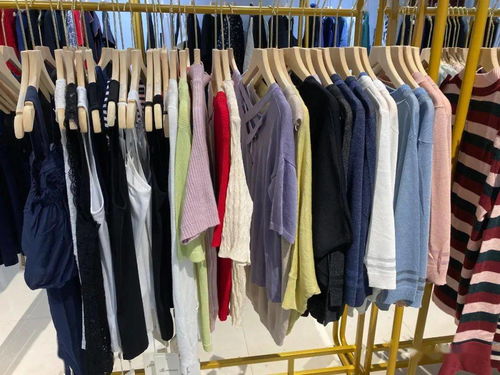贛縣區外貿名品女裝店開業啦 一折起 送精品牛仔褲針織衫襪子